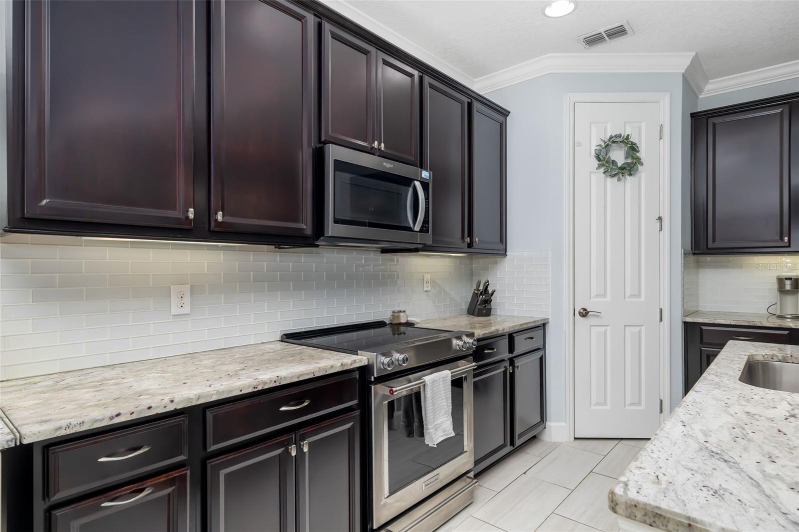 Image 14 of 79 For 731 116th Court Ne