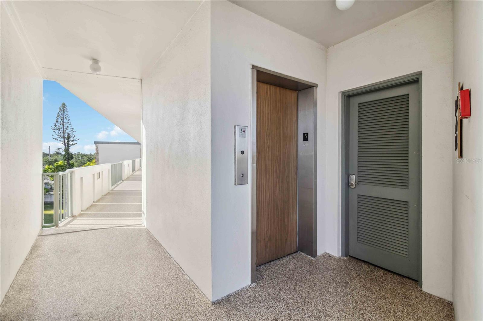 Image 4 of 30 For 4440 Ironwood Circle 508d