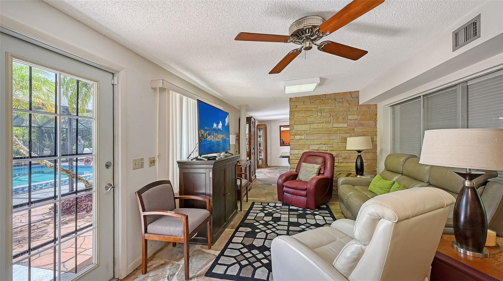 Image 19 of 78 For 3012 Desoto Road