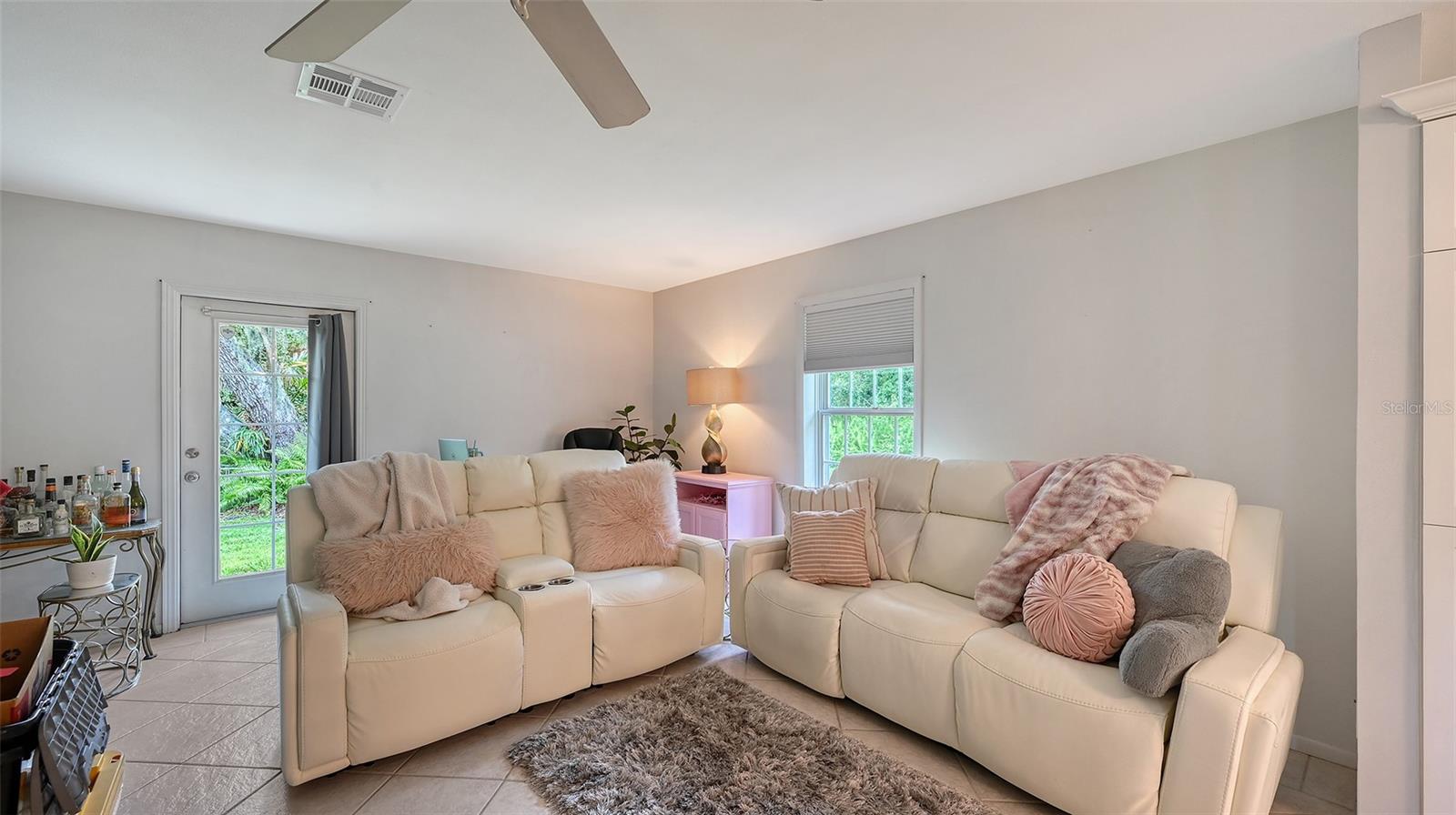 Image 63 of 78 For 3012 Desoto Road