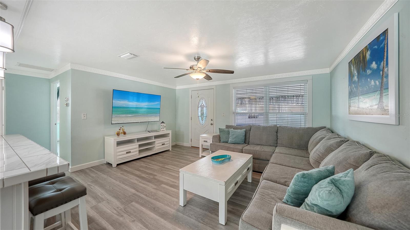 Listing photo id 9 for 848 4th Street