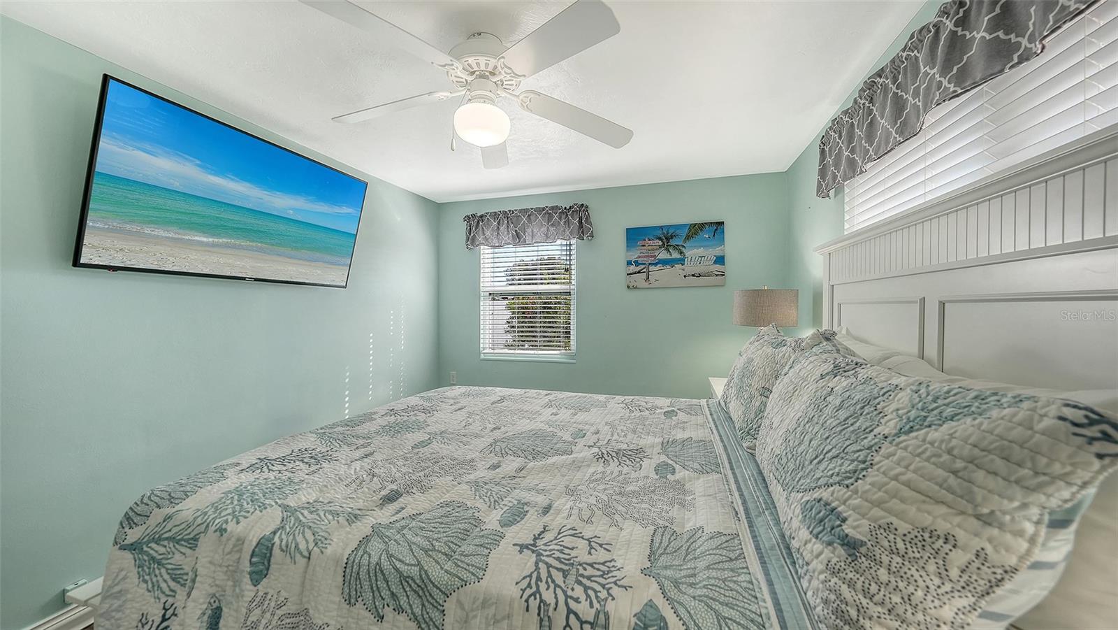 Listing photo id 21 for 848 4th Street