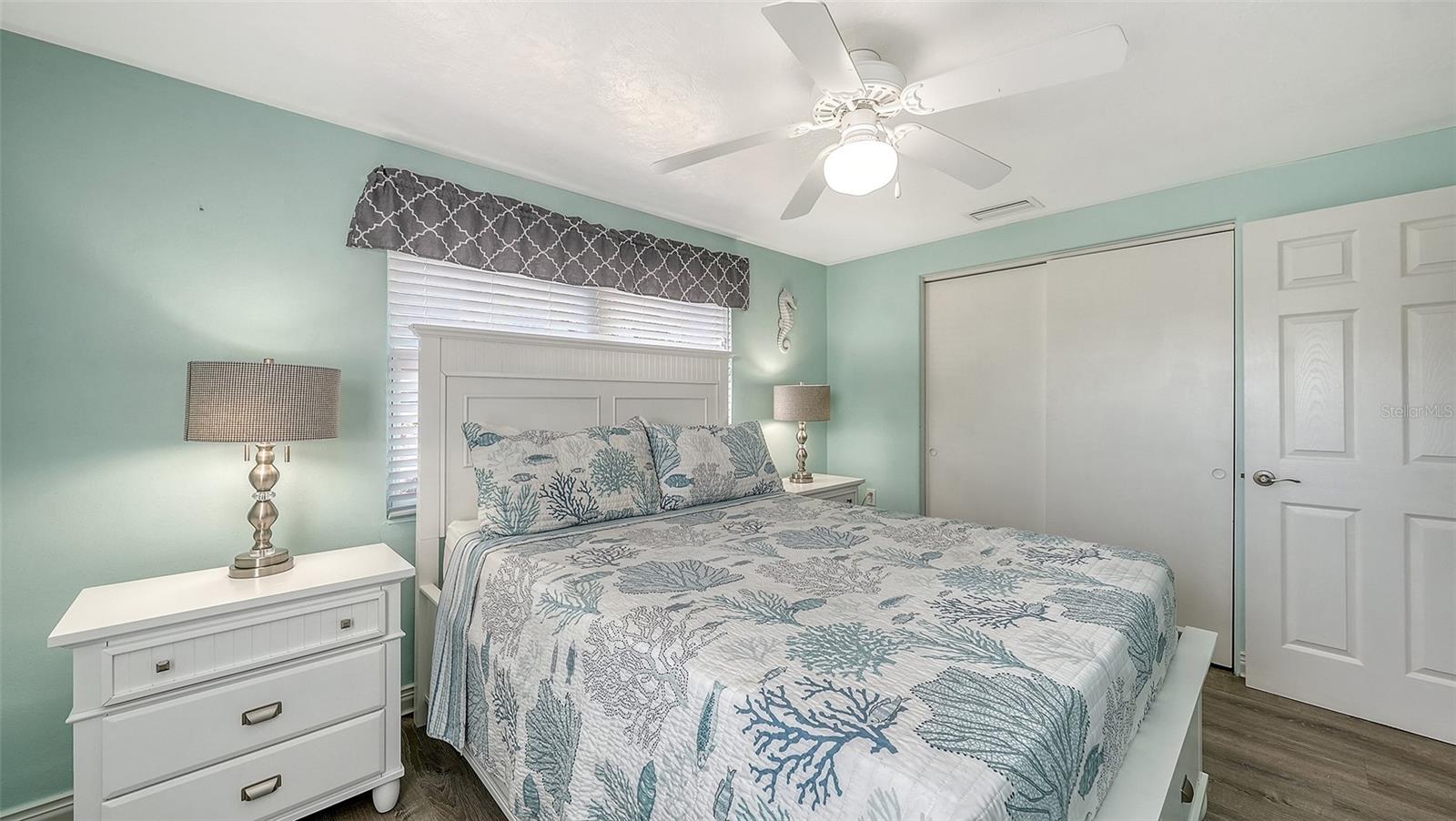 Listing photo id 22 for 848 4th Street