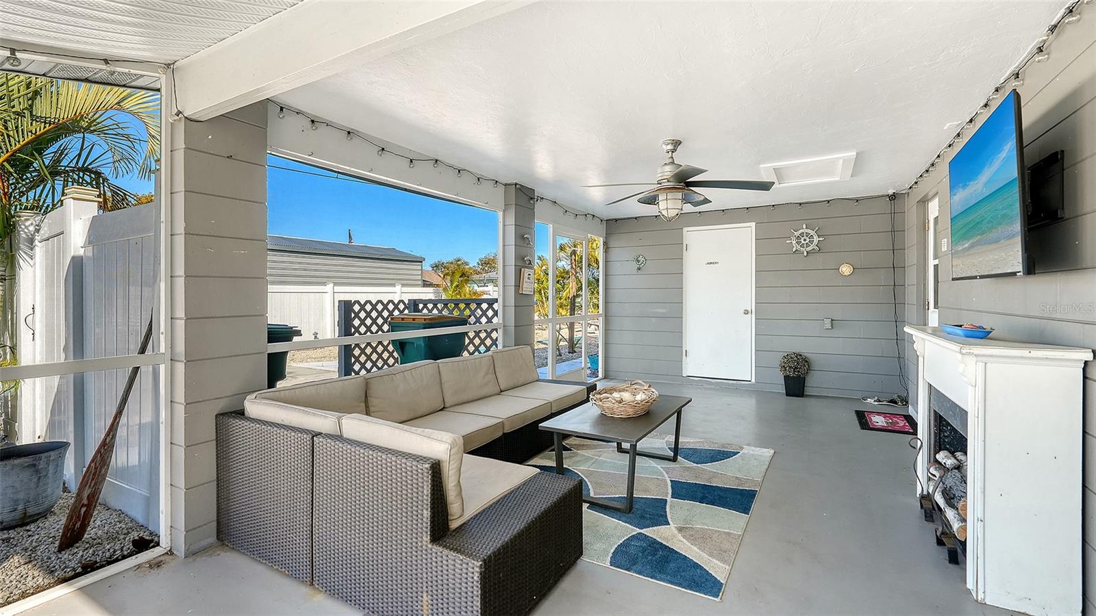 Listing photo id 31 for 848 4th Street