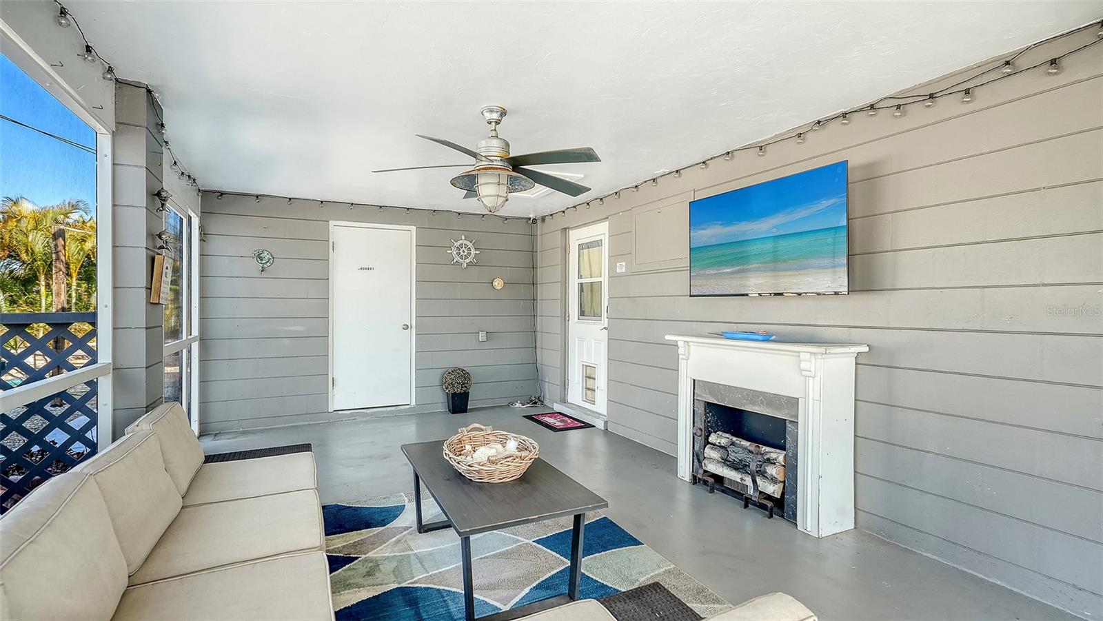 Listing photo id 32 for 848 4th Street