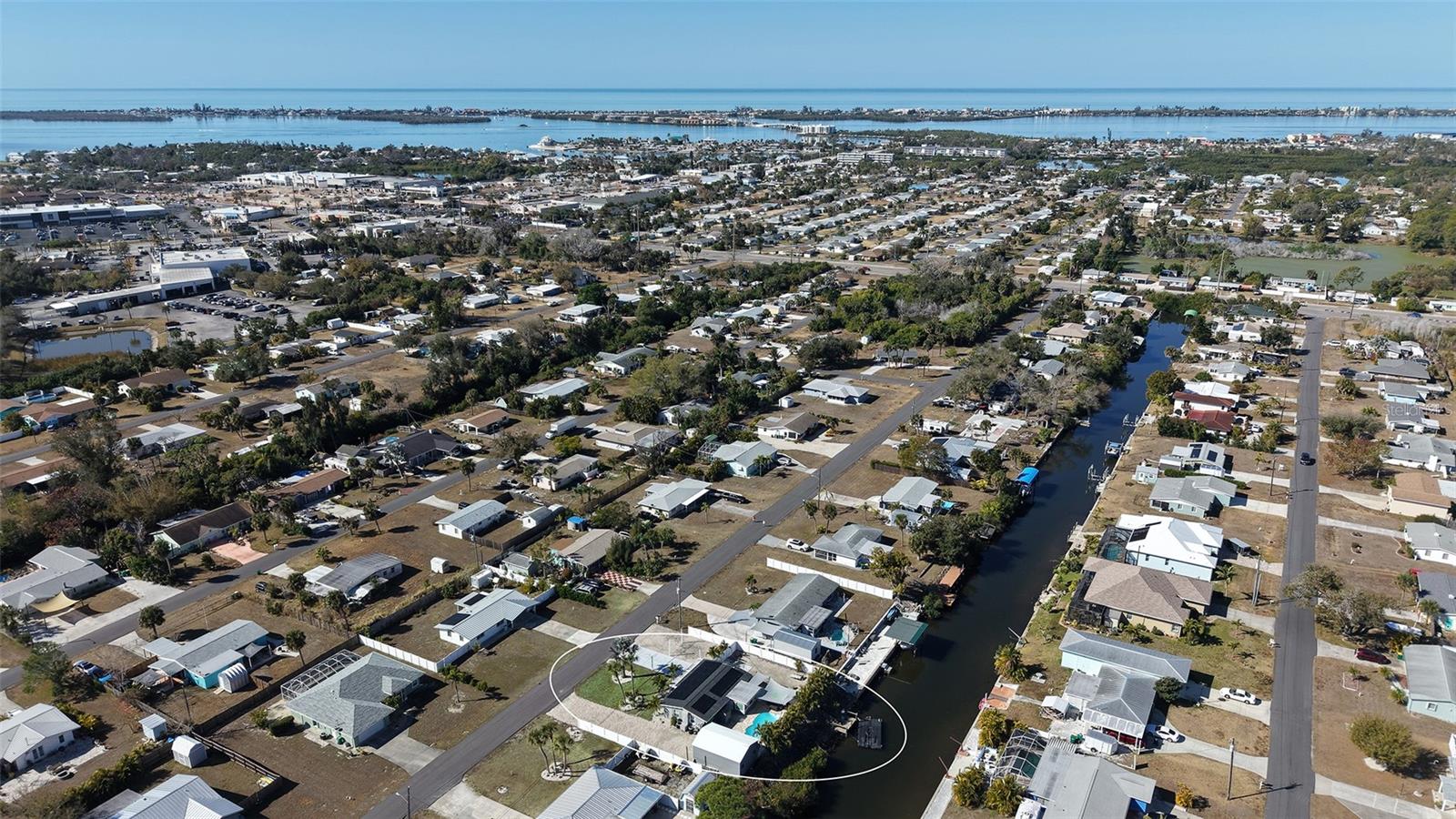 Listing photo id 2 for 848 4th Street