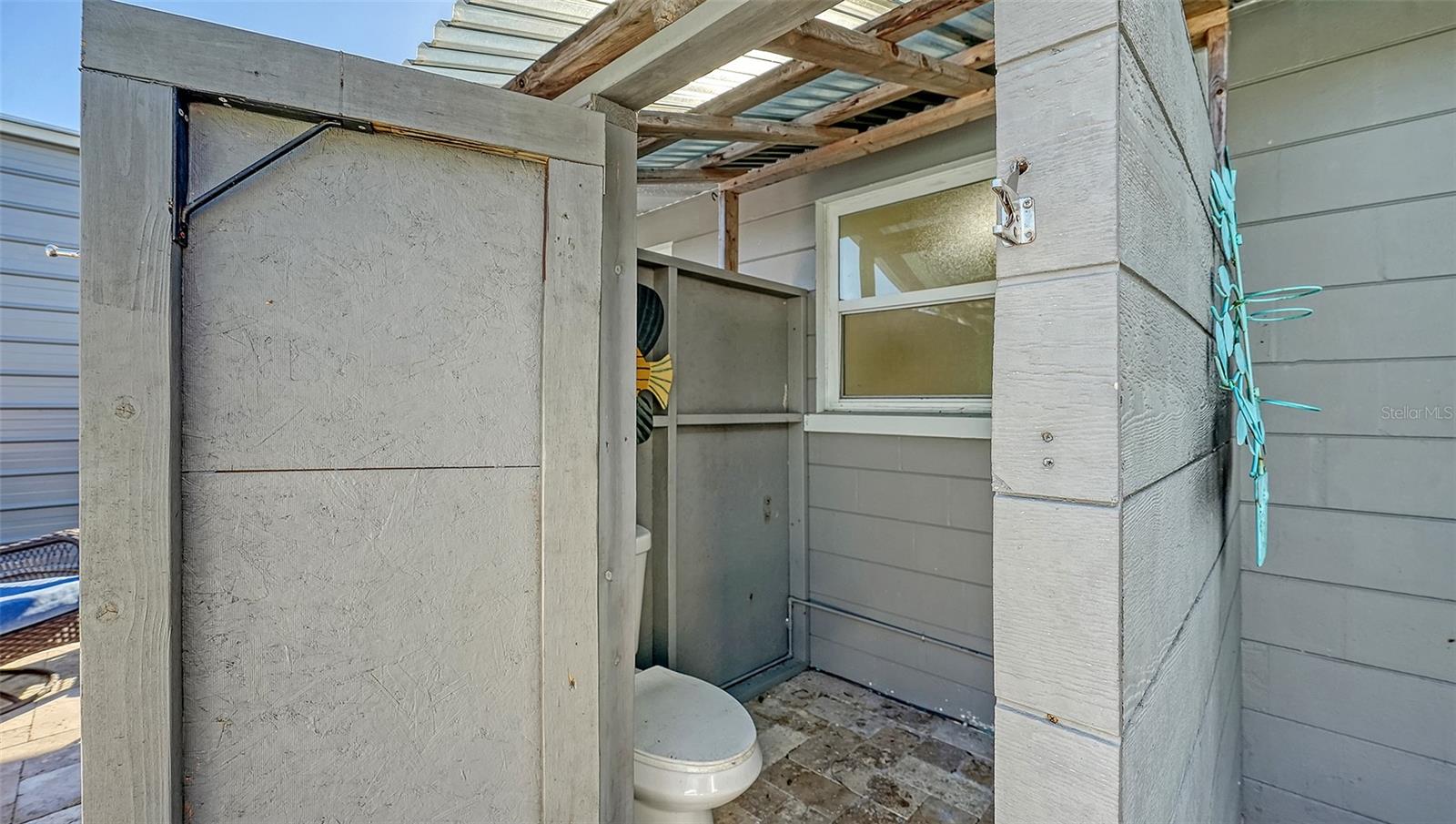 Listing photo id 38 for 848 4th Street