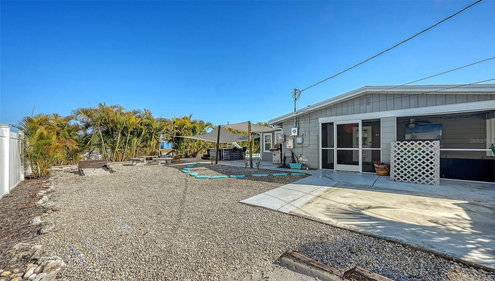 Listing photo id 43 for 848 4th Street