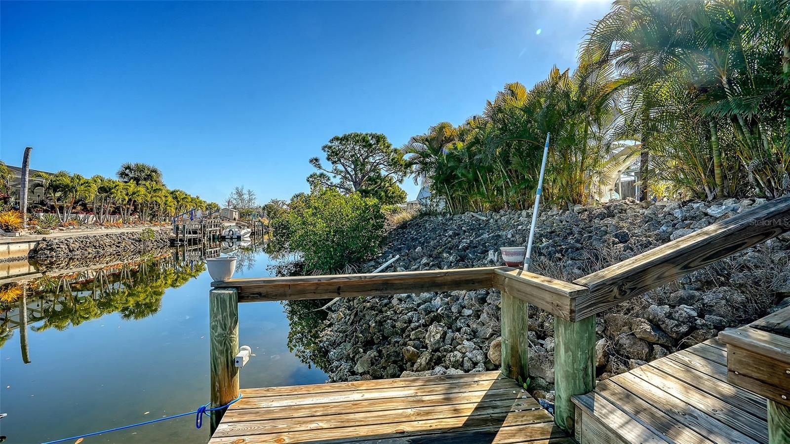 Listing photo id 49 for 848 4th Street