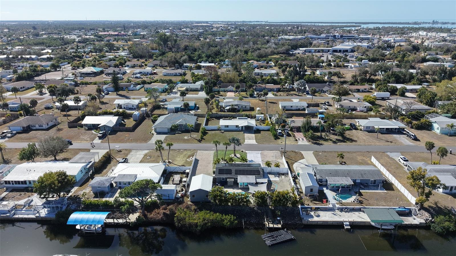 Listing photo id 52 for 848 4th Street