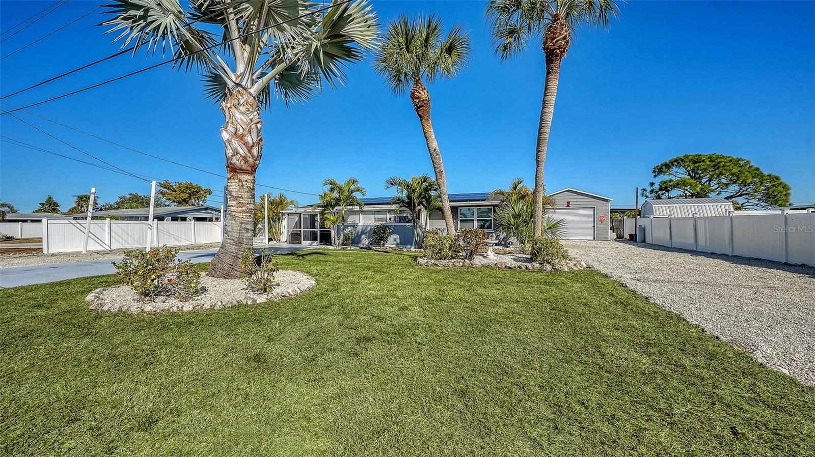 Listing photo id 4 for 848 4th Street