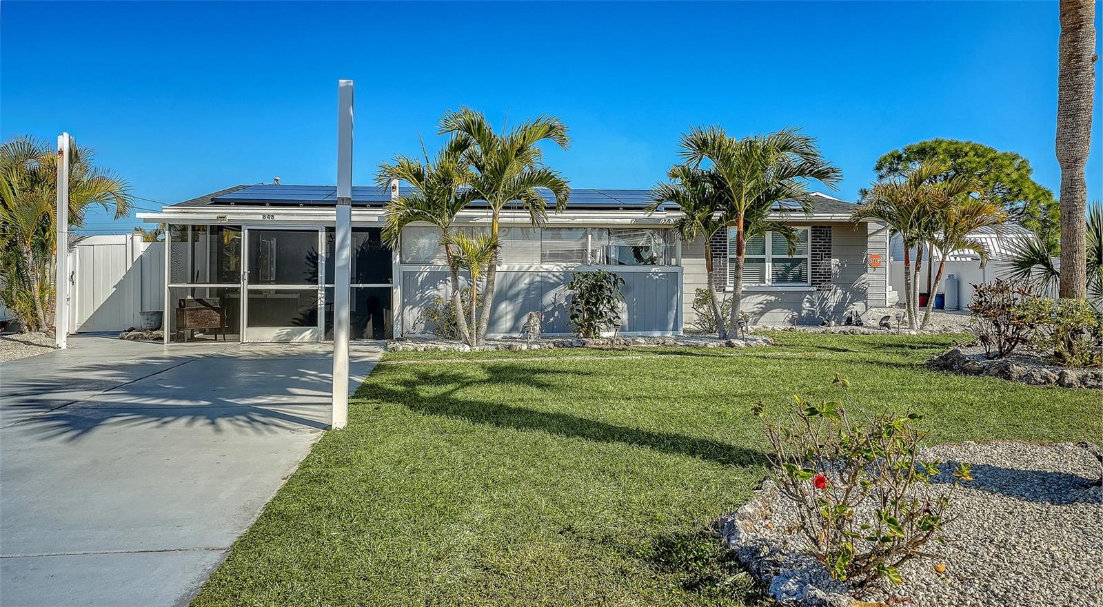 Listing photo id 7 for 848 4th Street