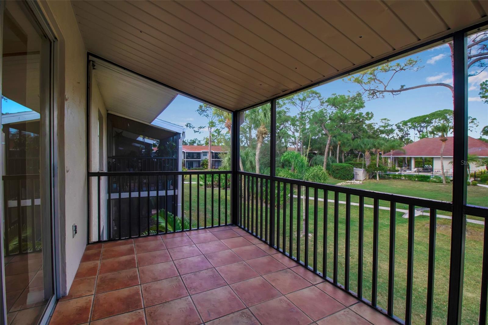 Image 24 of 33 For 960 La Costa Circle 2