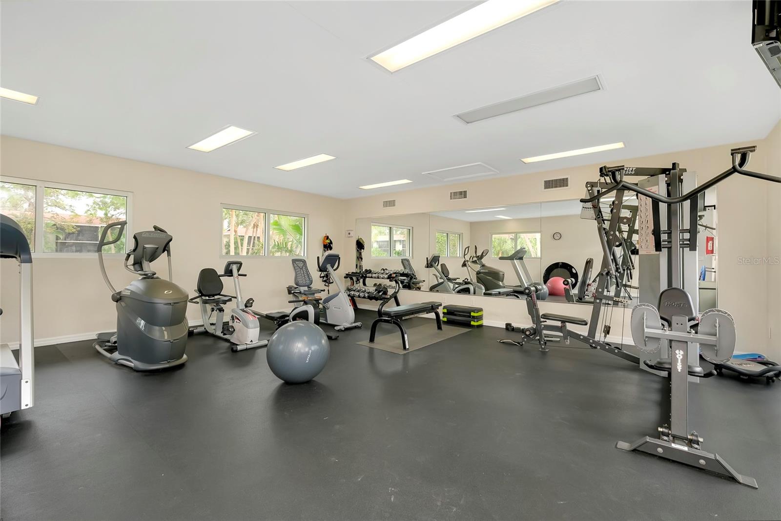 Image 28 of 33 For 960 La Costa Circle 2