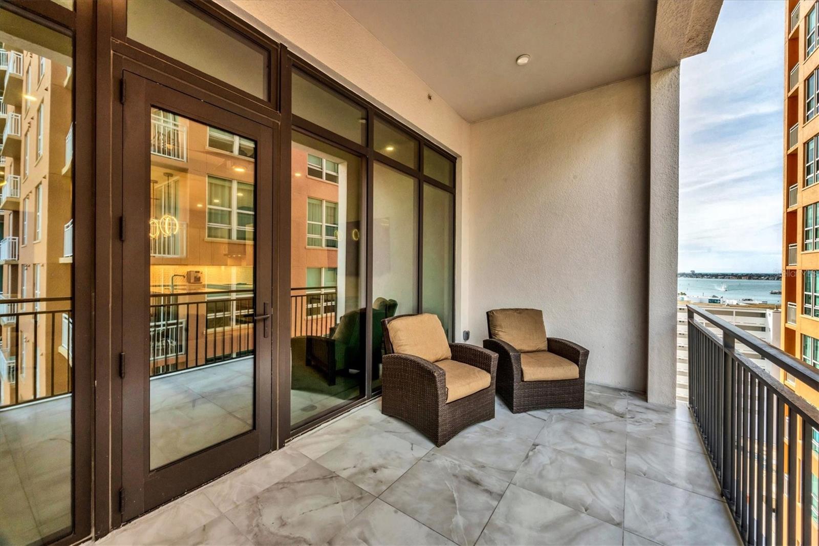 Listing photo id 18 for 33 Palm Avenue 902