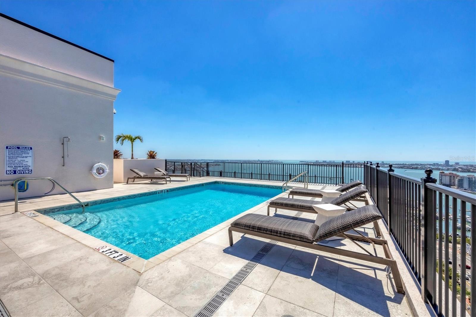 Listing photo id 23 for 33 Palm Avenue 902