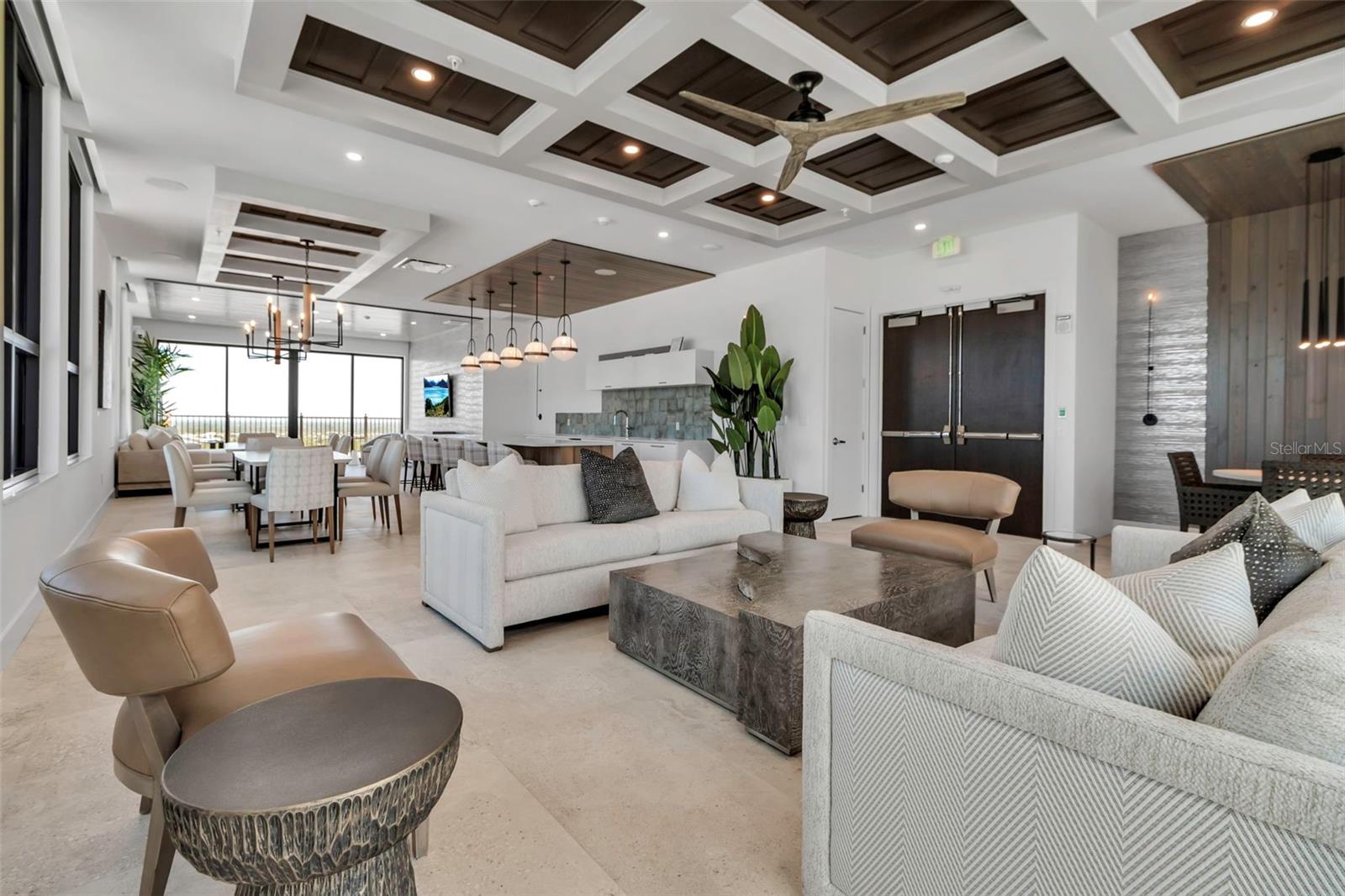 Listing photo id 30 for 33 Palm Avenue 902