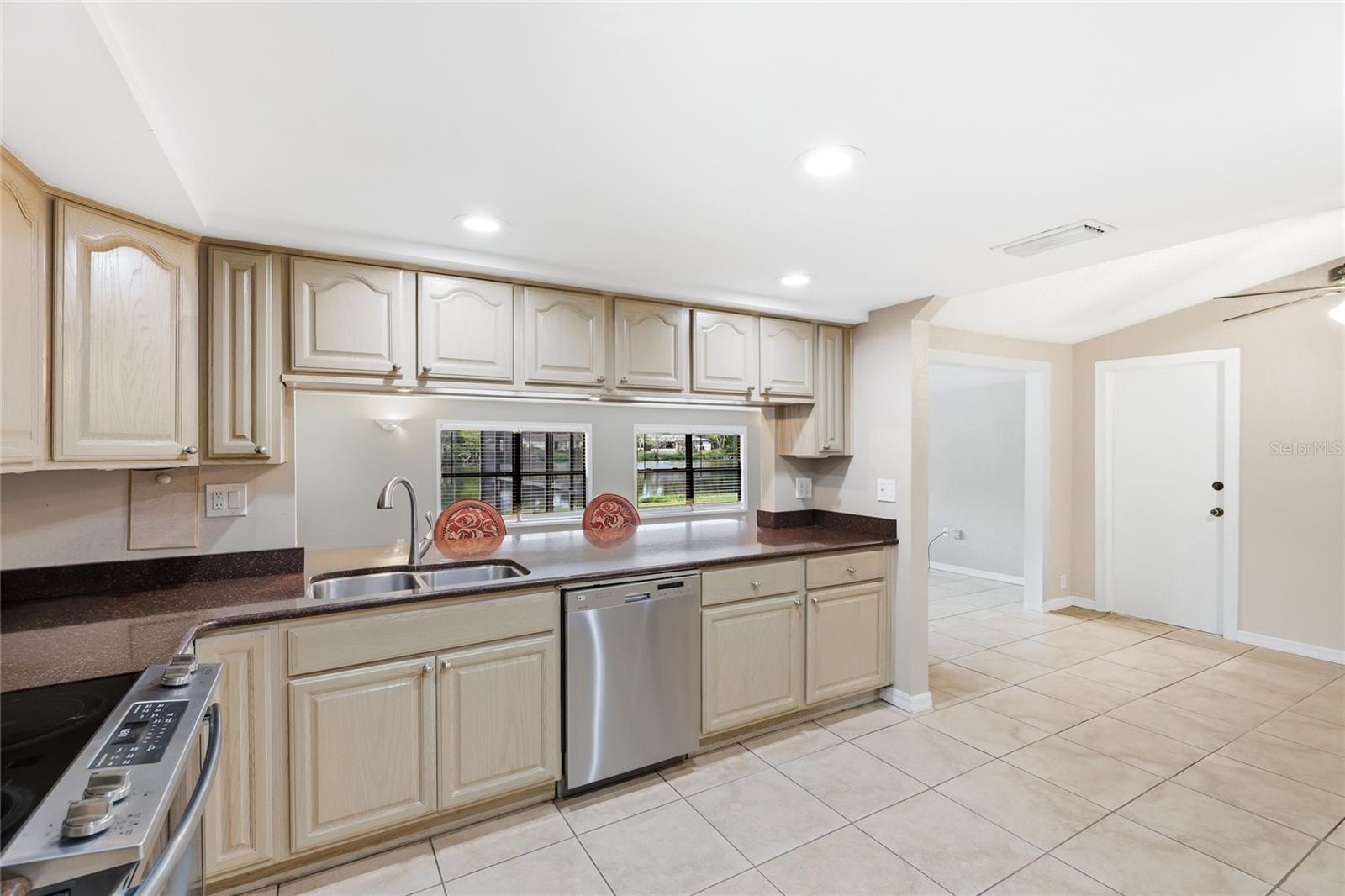 Image 11 of 42 For 3452 Desoto Road