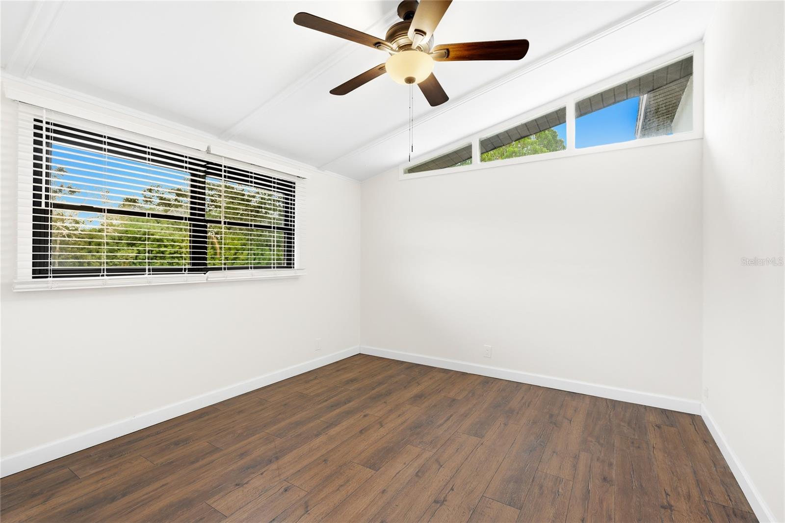 Image 23 of 42 For 3452 Desoto Road