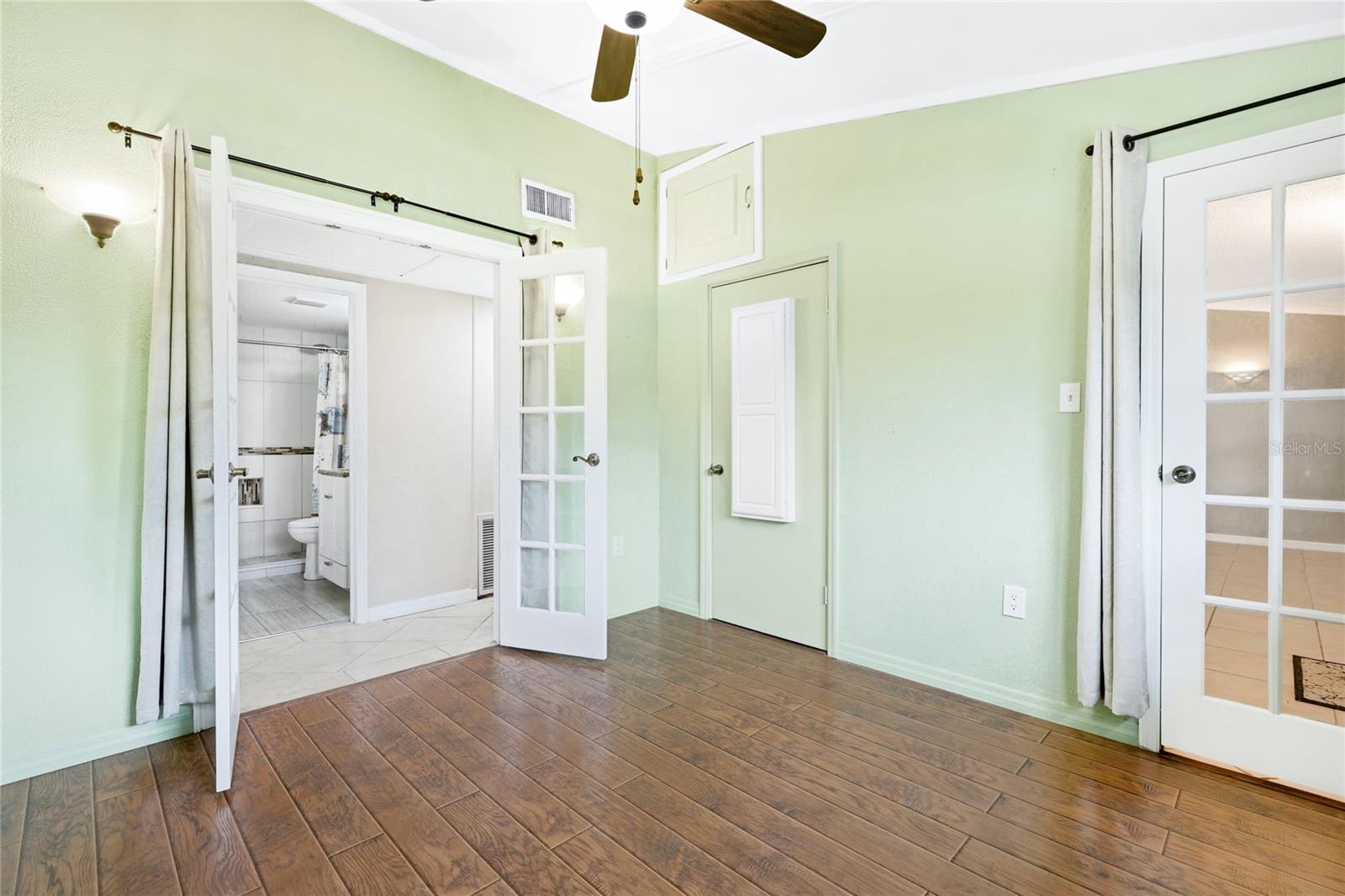 Image 28 of 42 For 3452 Desoto Road