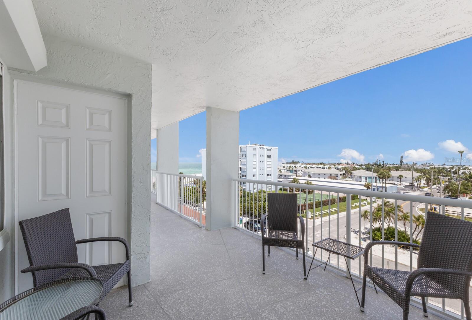 Image 13 of 64 For 5200 Gulf Drive 408