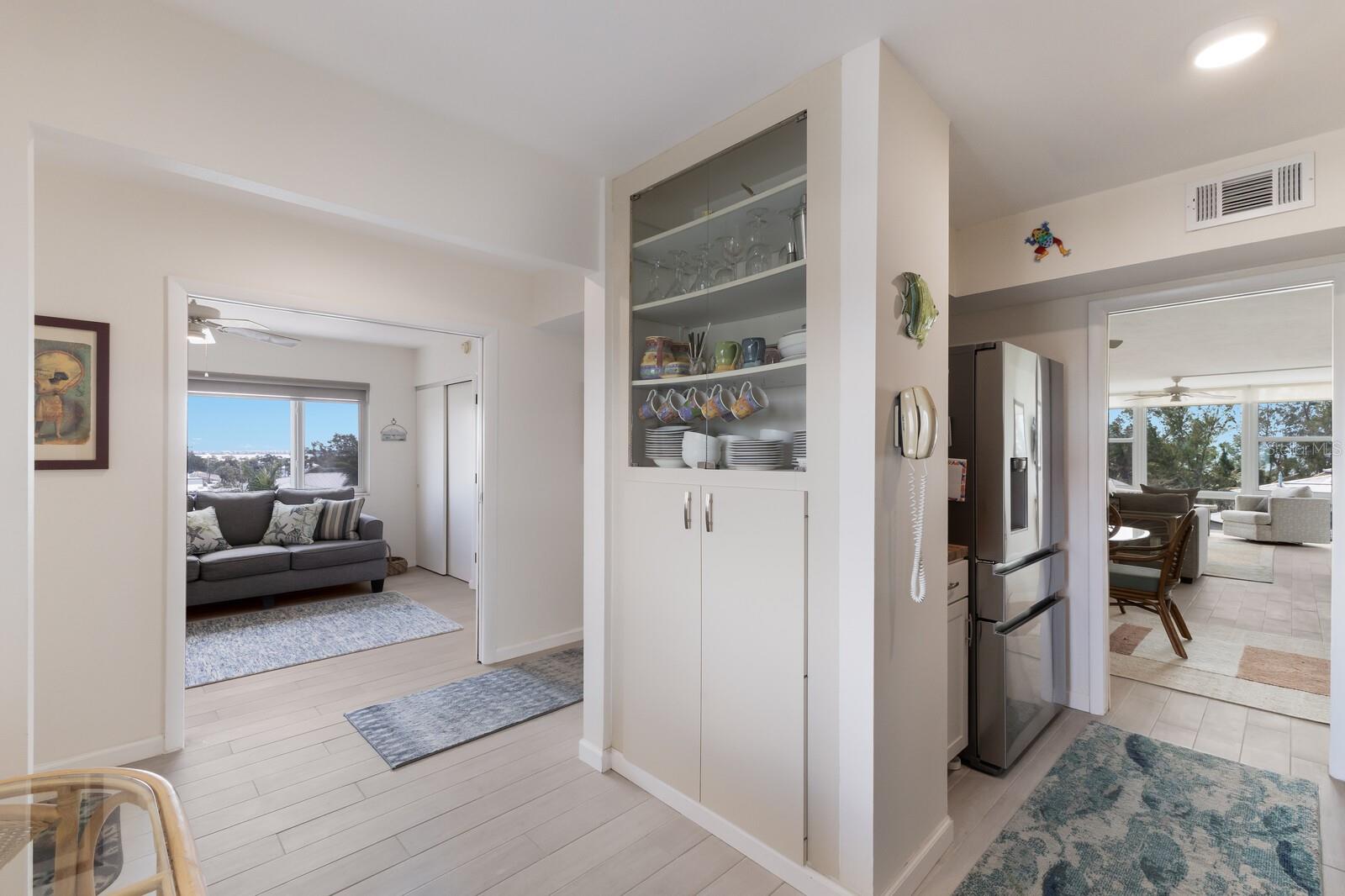 Image 17 of 64 For 5200 Gulf Drive 408