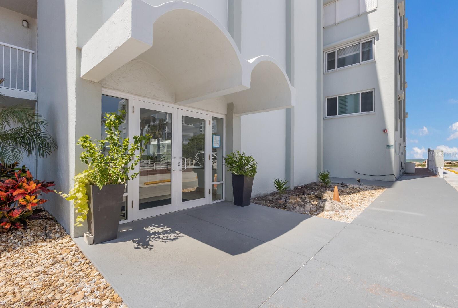 Image 2 of 64 For 5200 Gulf Drive 408