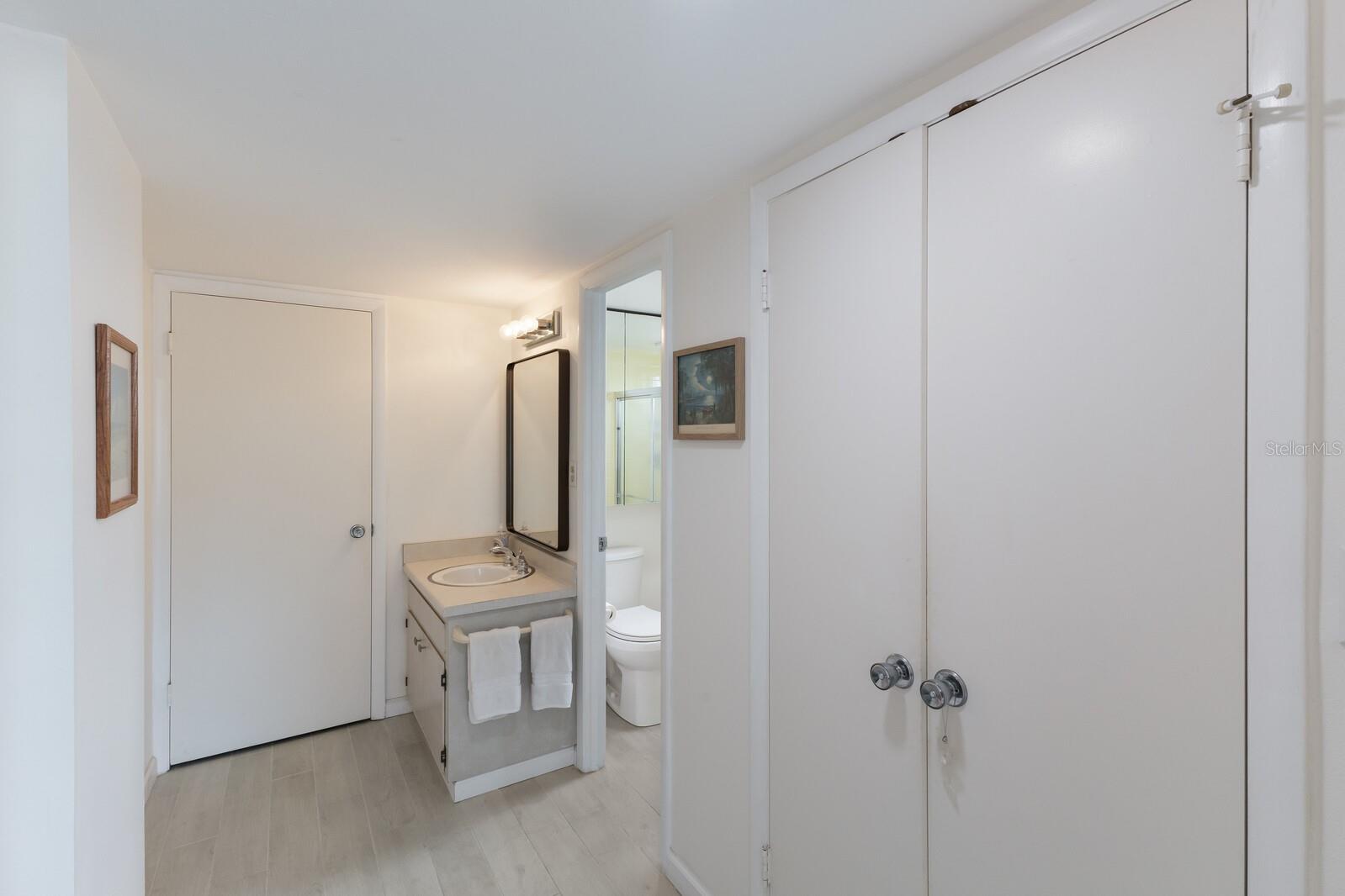 Image 22 of 64 For 5200 Gulf Drive 408