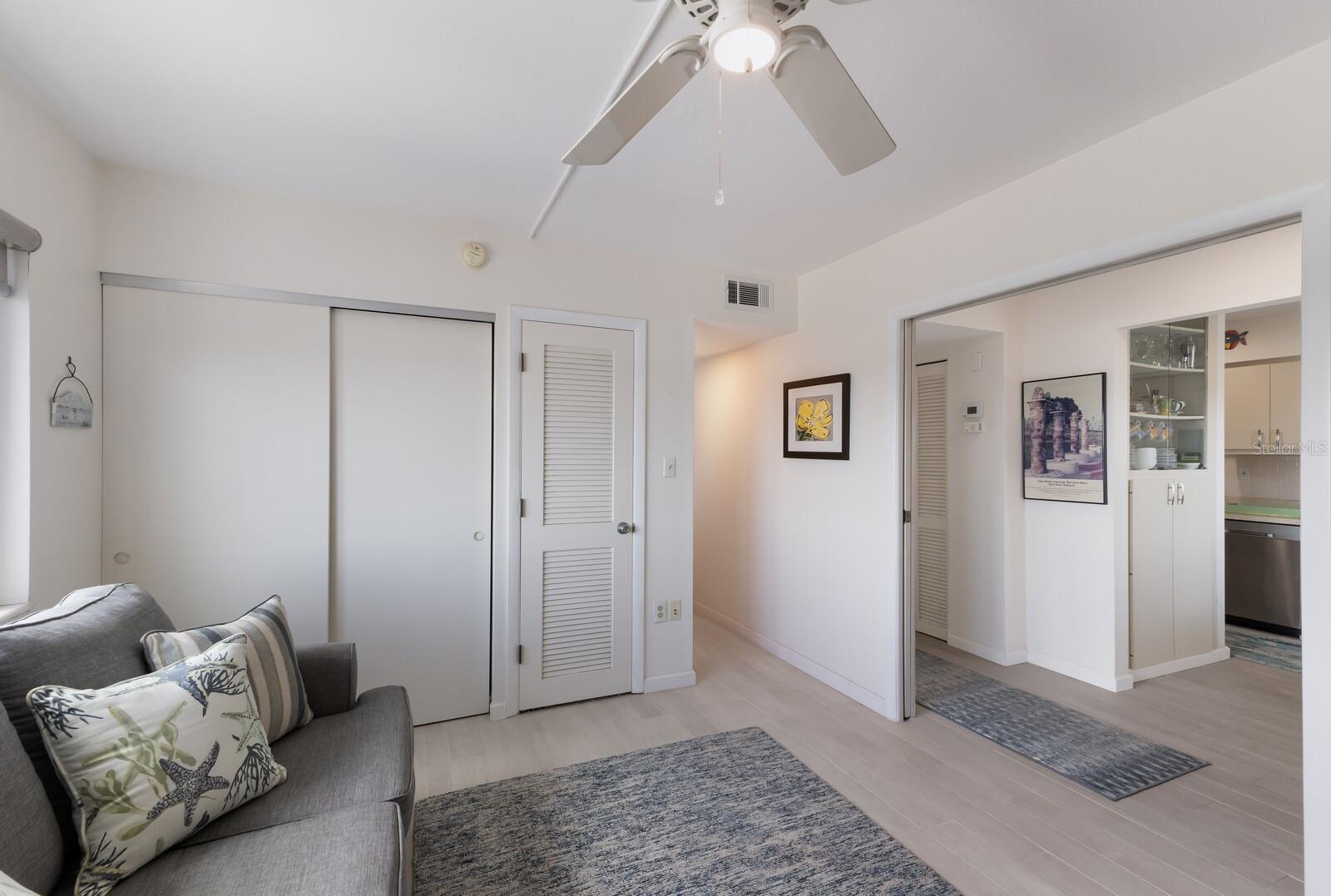 Image 28 of 64 For 5200 Gulf Drive 408