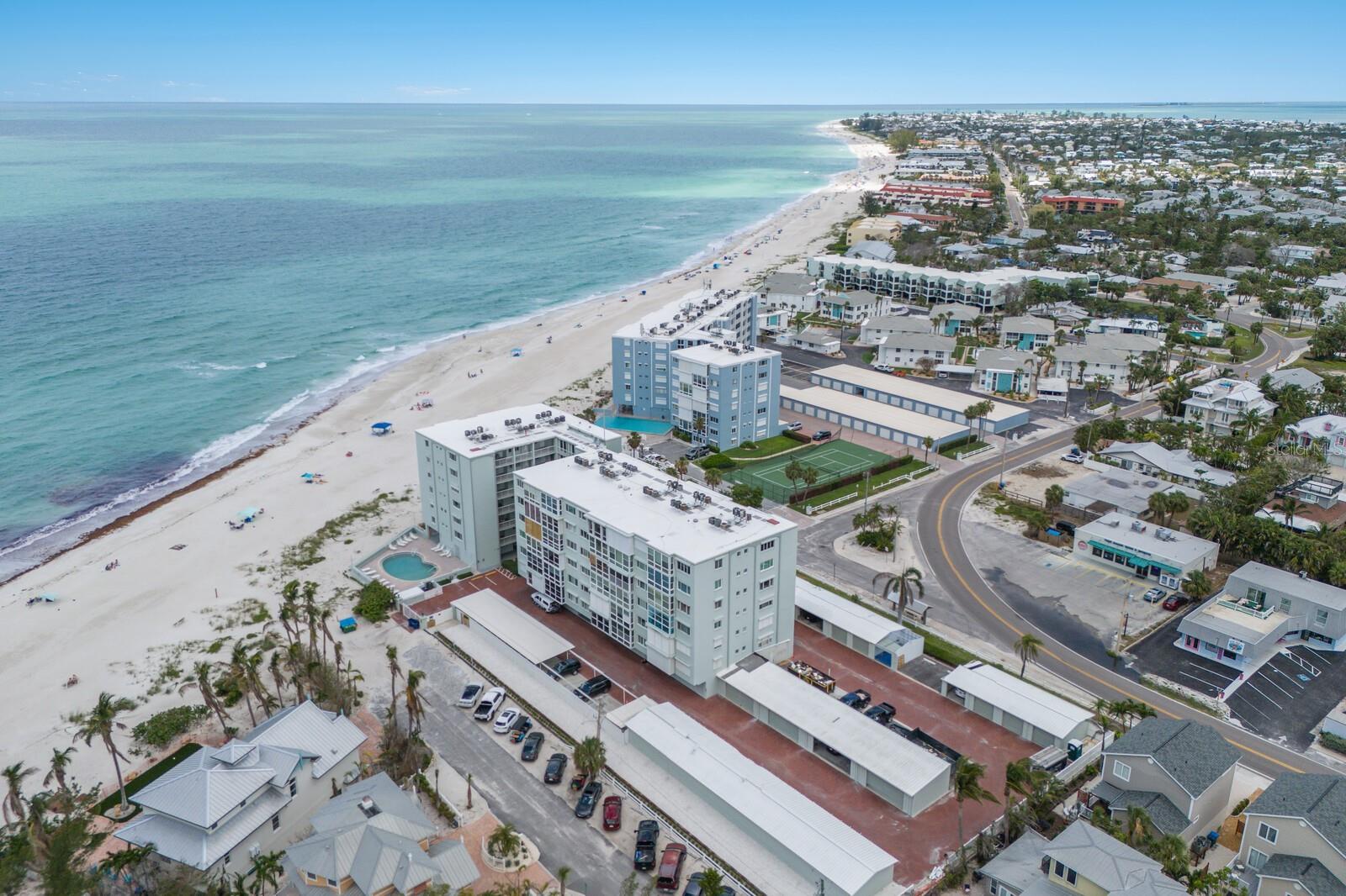 Image 40 of 64 For 5200 Gulf Drive 408