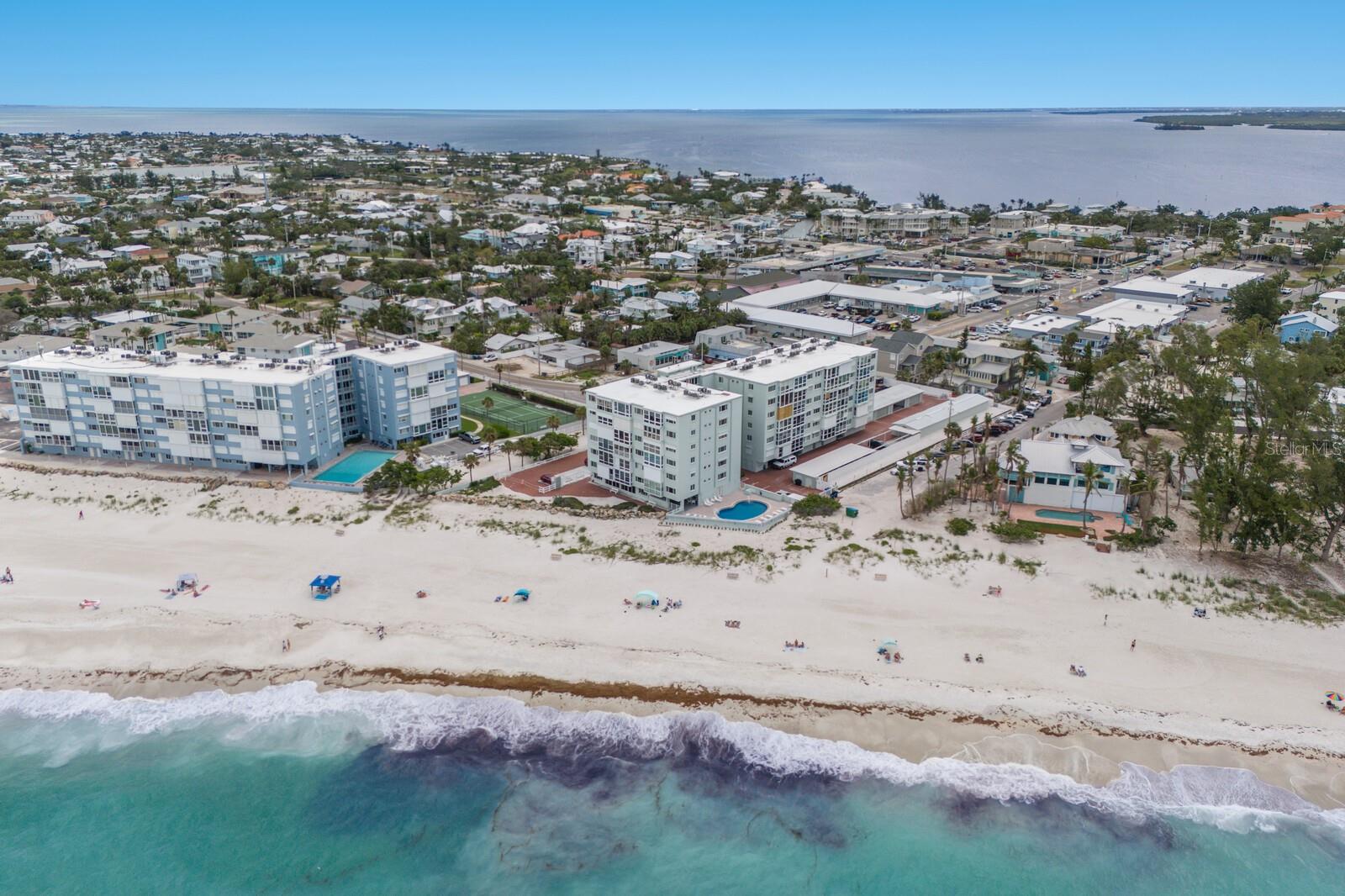 Image 45 of 64 For 5200 Gulf Drive 408