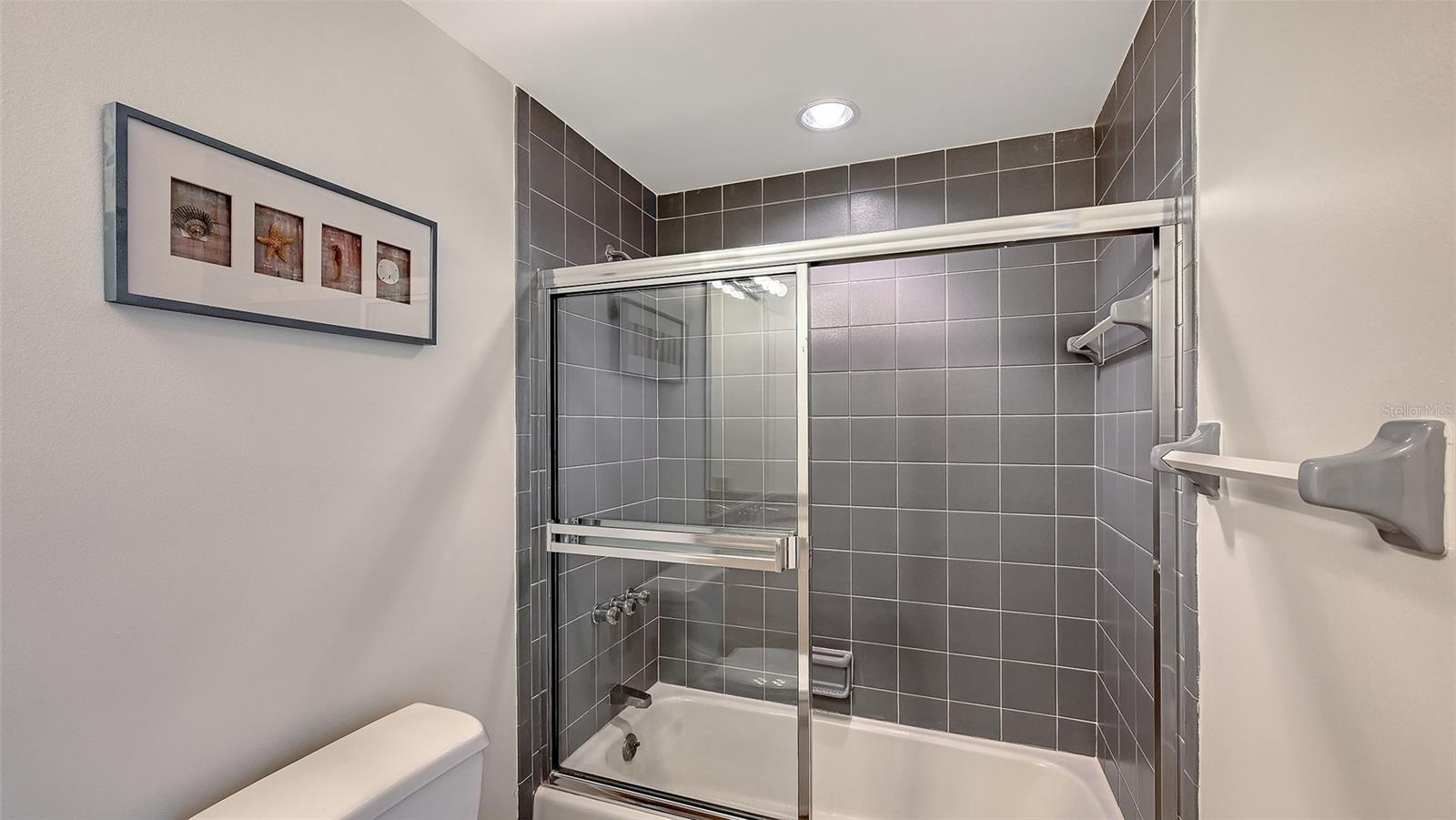 Image 24 of 42 For 1211 Gulf Of Mexico Drive 206