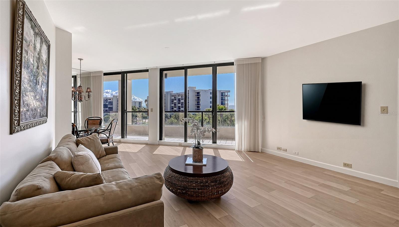 Image 3 of 42 For 1211 Gulf Of Mexico Drive 206