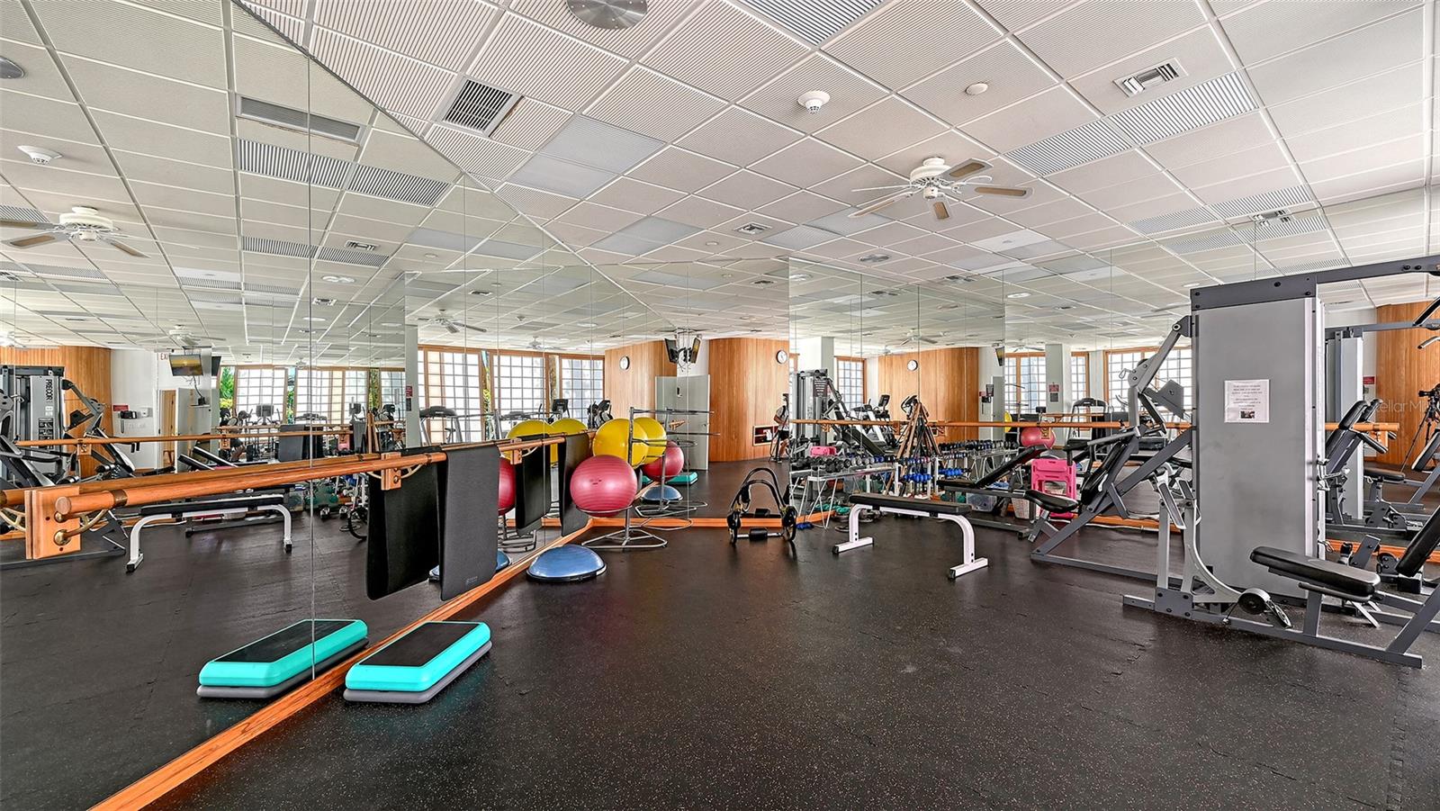 Image 37 of 42 For 1211 Gulf Of Mexico Drive 206