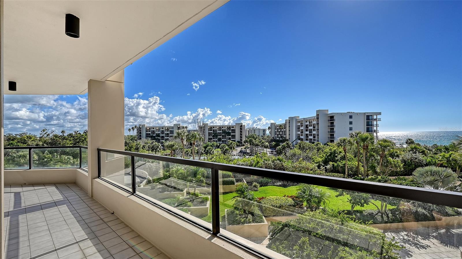 Image 6 of 42 For 1211 Gulf Of Mexico Drive 206