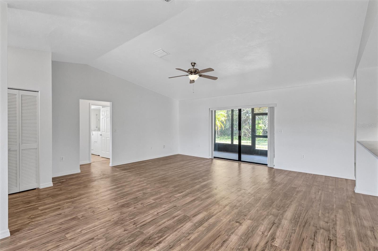 Image 18 of 56 For 5646 29th Street Circle E