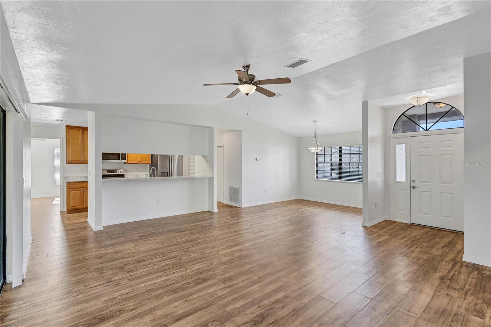 Image 19 of 56 For 5646 29th Street Circle E