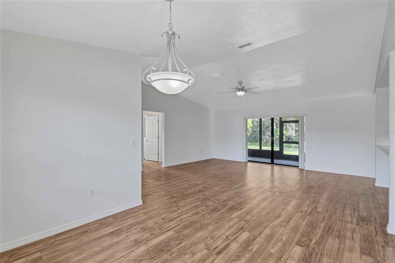 Image 22 of 56 For 5646 29th Street Circle E