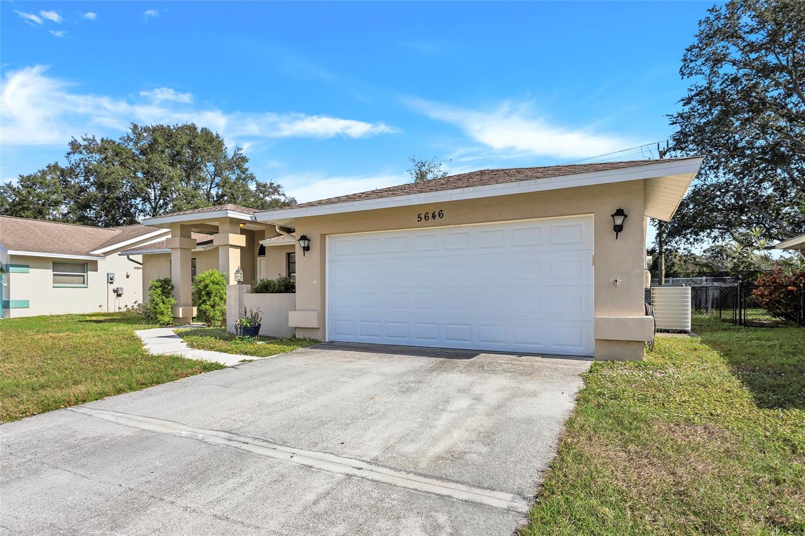 Image 6 of 56 For 5646 29th Street Circle E