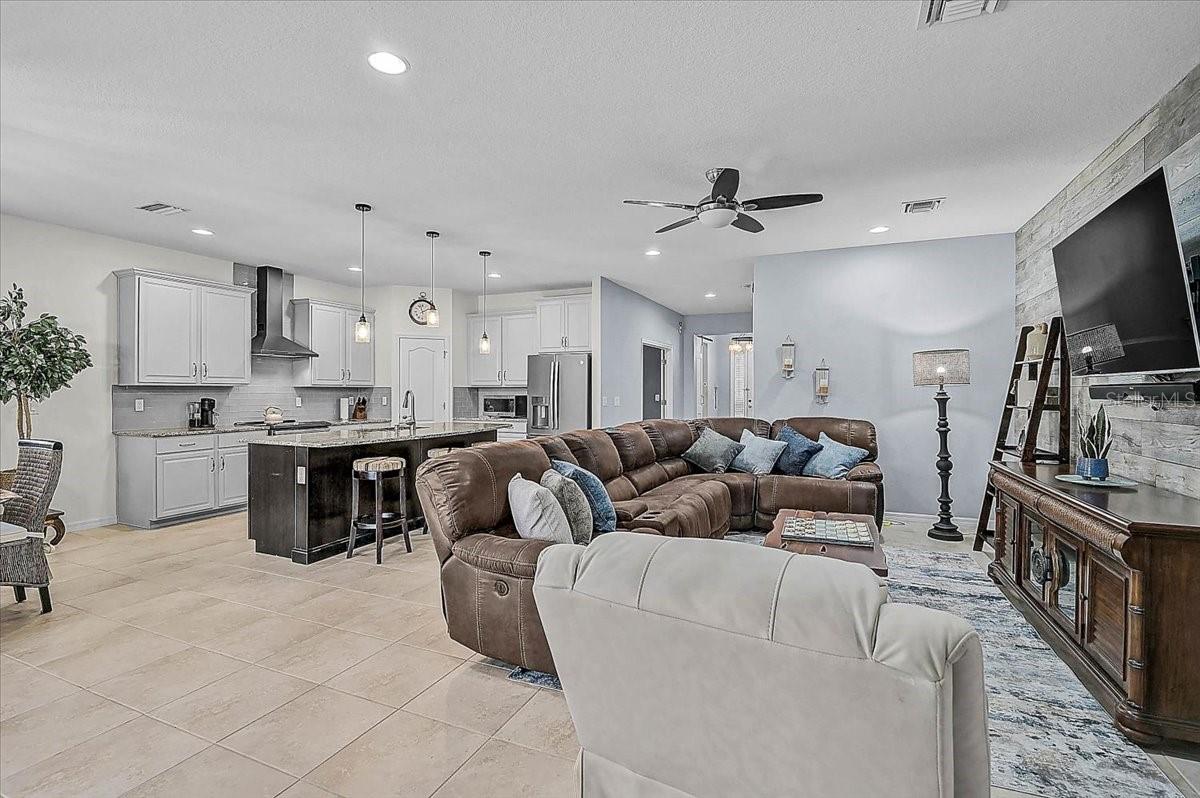 Image 13 of 45 For 7893 Peaceful Par Drive