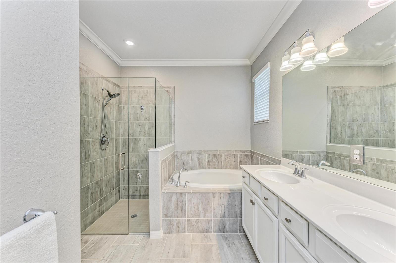 Image 19 of 40 For 17127 Blue Ridge Place