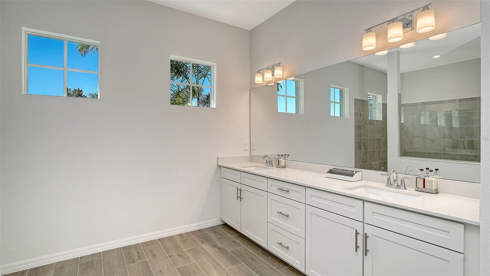 Image 22 of 91 For 17160 Albatross Road