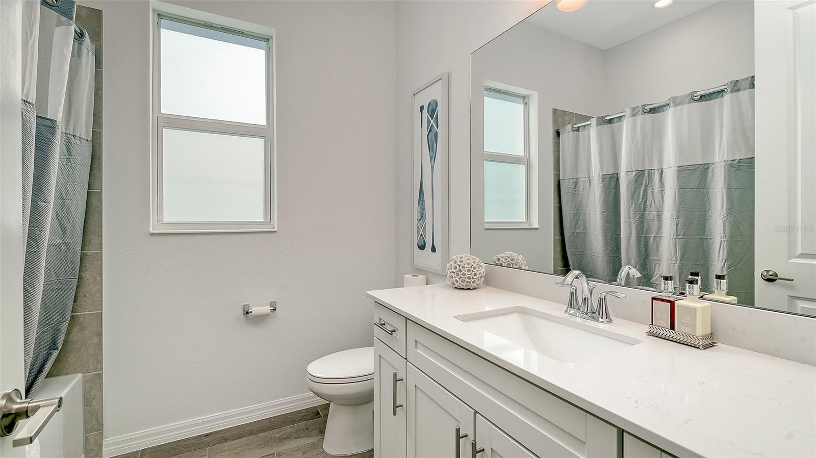 Image 27 of 91 For 17160 Albatross Road