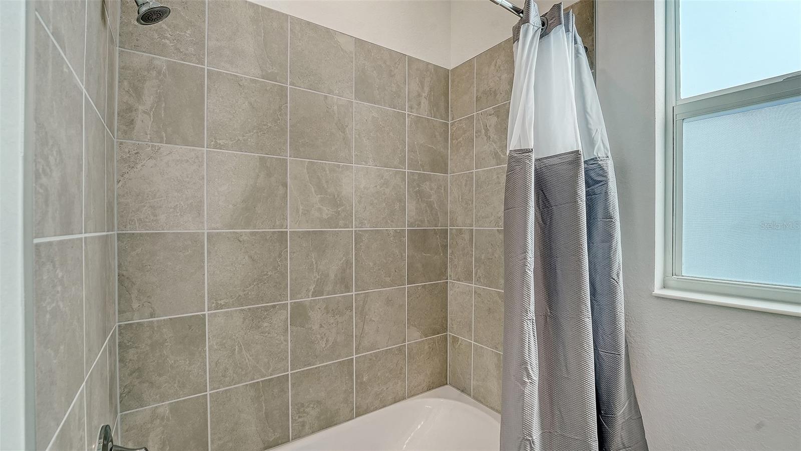 Image 28 of 91 For 17160 Albatross Road