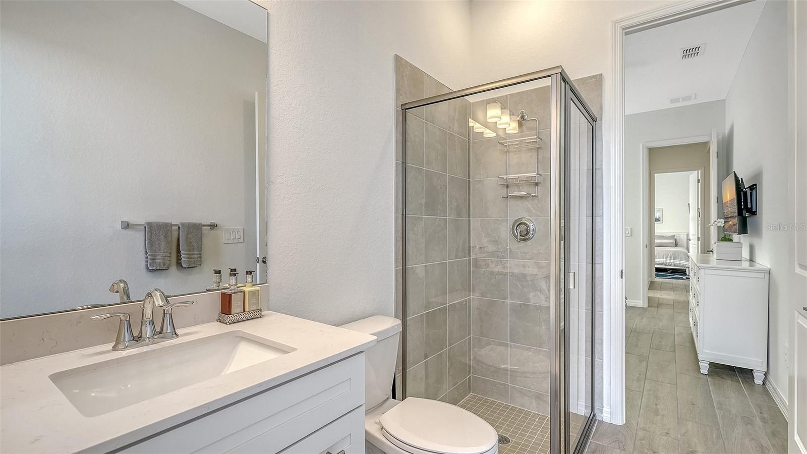 Image 32 of 91 For 17160 Albatross Road