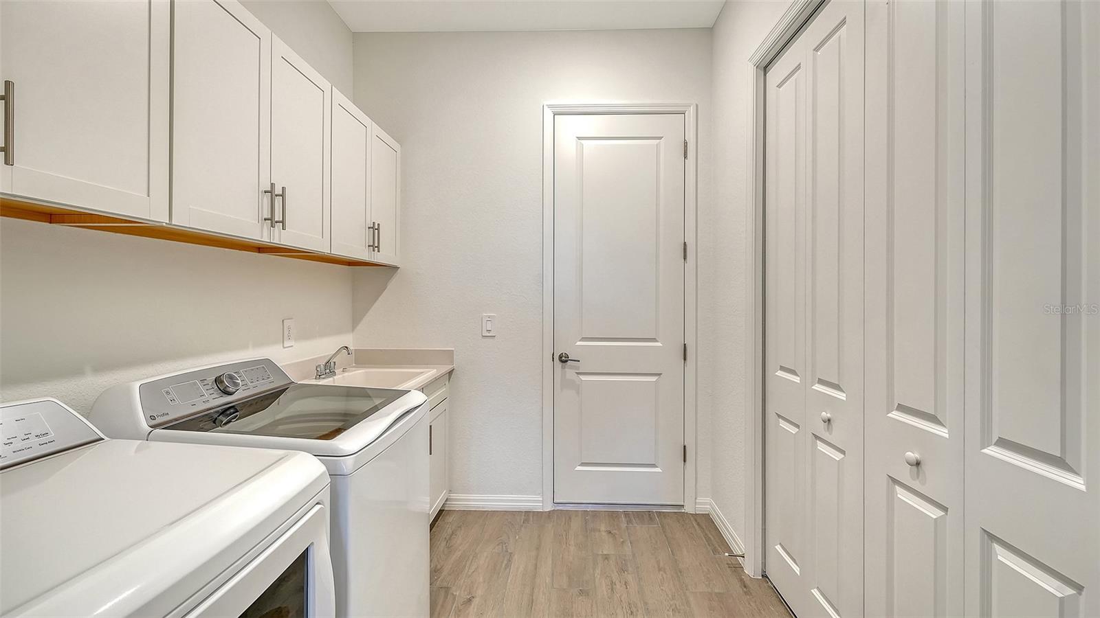 Image 33 of 91 For 17160 Albatross Road