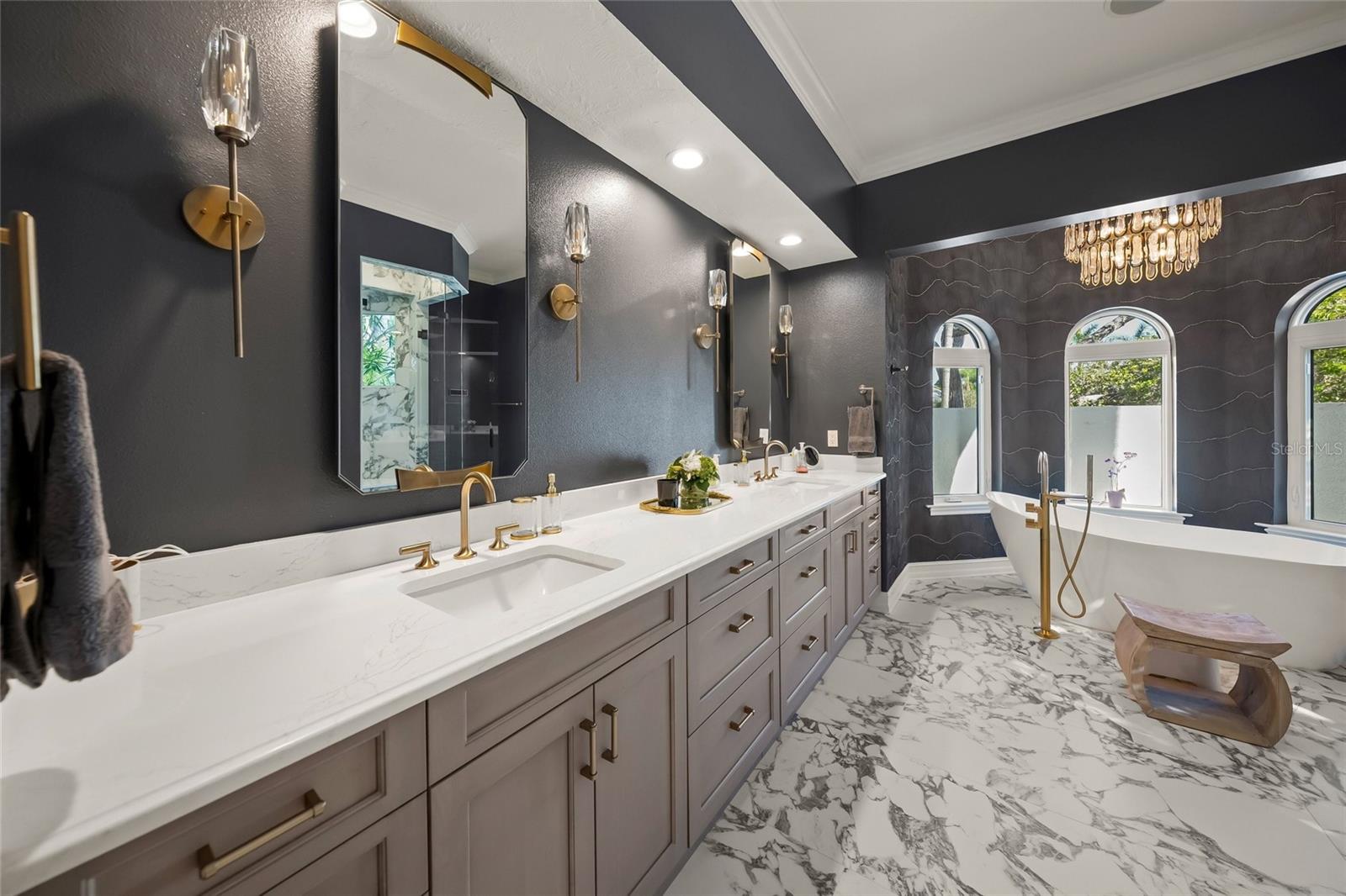 Image 25 of 81 For 1451 Rebecca Lane