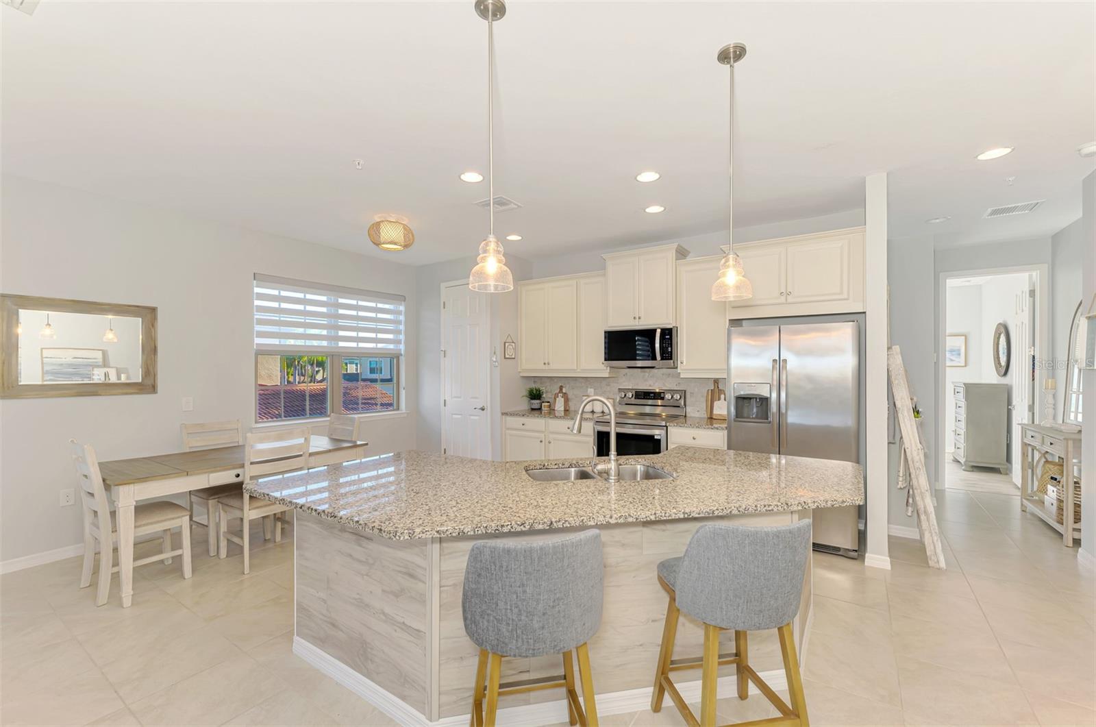 Image 12 of 91 For 113 Porta Vecchio Bend 202