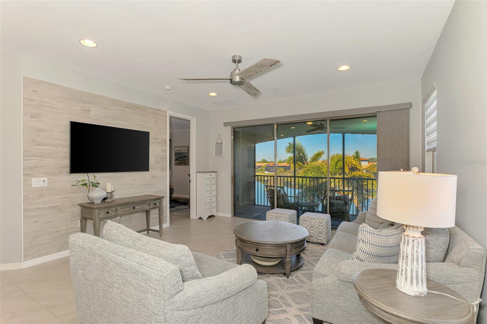 Image 24 of 91 For 113 Porta Vecchio Bend 202