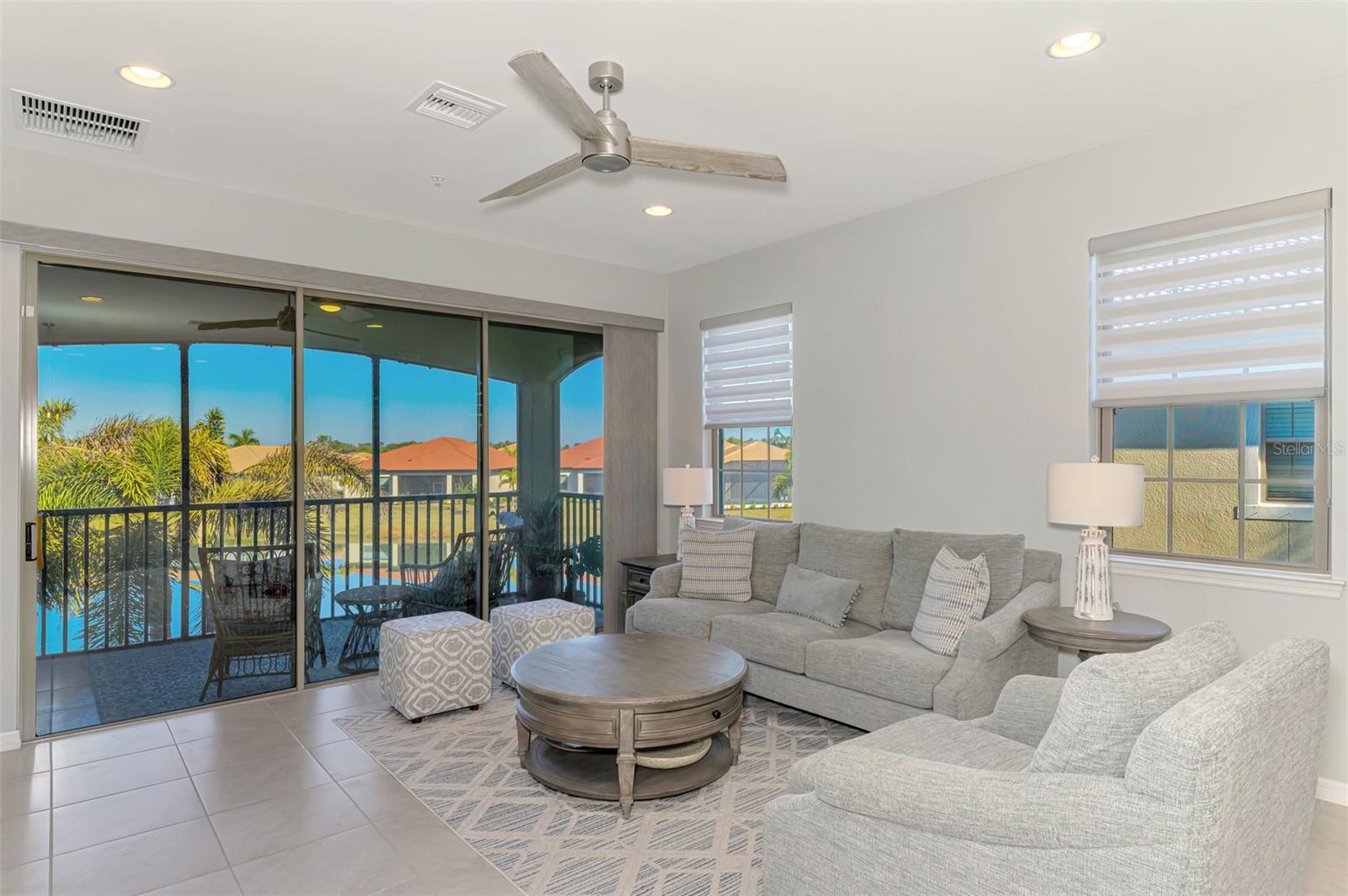 Image 25 of 91 For 113 Porta Vecchio Bend 202